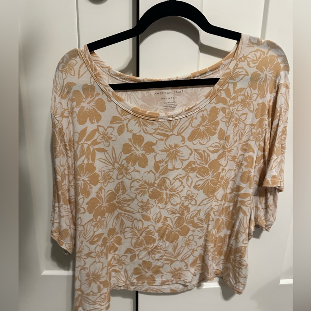 AE cropped tee size XXL